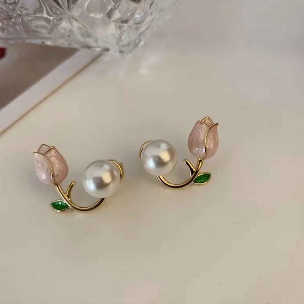 Fancy latest Korean design ear stud with pearl