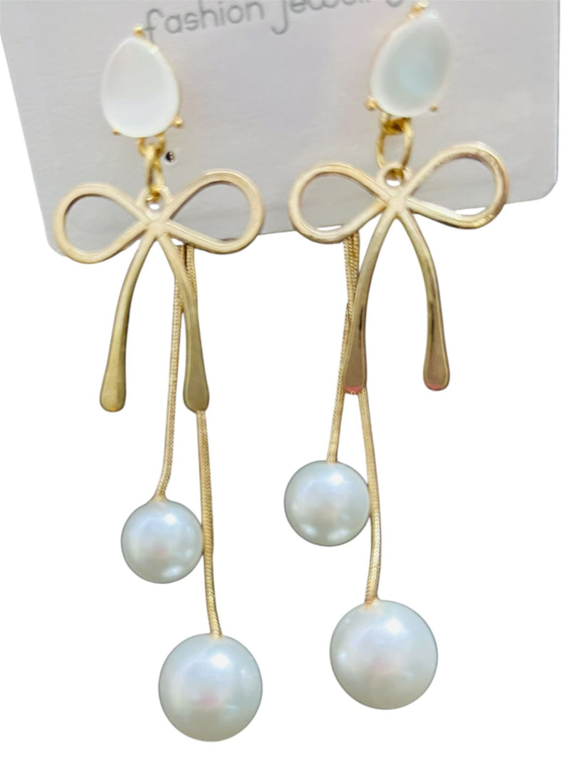 Earrings with pearls