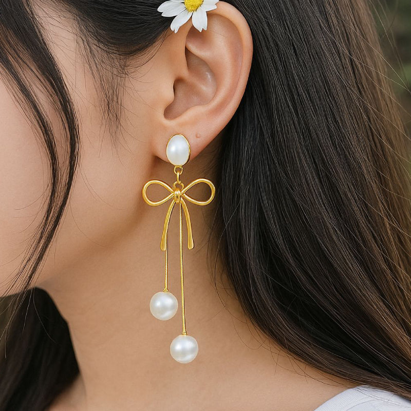 Earrings with pearls